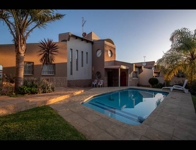 3 BEDROOM DUPLEX FOR SALE IN SUIDEROORD